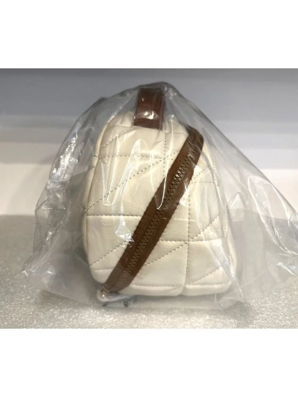 Steve Madden Cosmetic Case Travel Quilted Full Zip Handle 12